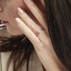 Bague Or Blanc Clothilde Oxyde De Zirconium 13 Bague Or Blanc Clothilde Oxyde De Zirconium -Garmin Soldes B3DFBZW0R7 model1