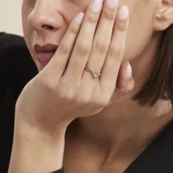 Bague Or Jaune Cassie Emeraude Diamants -Garmin Soldes B3DFJEV469 model1