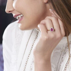 Bague Vladimir Or Jaune Rubis Et Diamant 11 Bague Vladimir Or Jaune Rubis Et Diamant -Garmin Soldes B3DFJRR302 model0