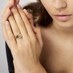 Chevalière Carree Diamantee Or Jaune -Garmin Soldes B3HMJW0120 model2