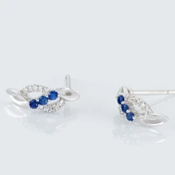 Boucles D'oreilles Puces Rosalyne Or Blanc Saphir Et Diamant -Garmin Soldes B3OFBSB214 view2