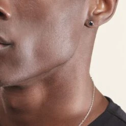 Boucles D'oreilles Puces Edy Serti Clos Or Blanc Saphir 11 Boucles D'oreilles Puces Edy Serti Clos Or Blanc Saphir -Garmin Soldes B3OFBSN002 model1