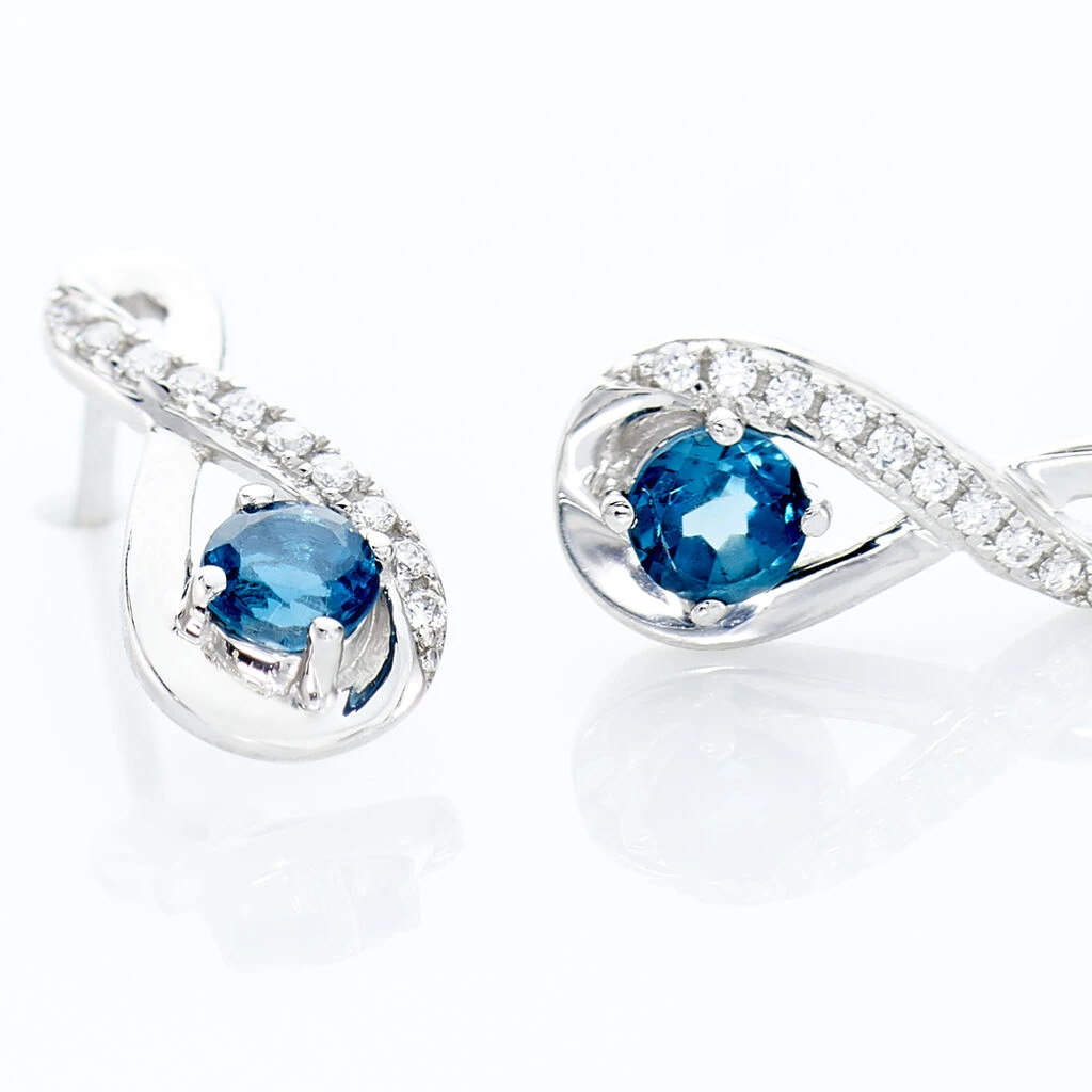 Boucles D'oreilles Puces Augusta Or Blanc Topaze Et Oxyde De Zirconium 5 Boucles D'oreilles Puces Augusta Or Blanc Topaze Et Oxyde De Zirconium – Image 3