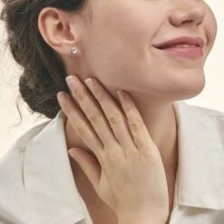 Boucles D'oreilles Puces Elea Serti Griffe Or Blanc Topaze -Garmin Soldes B3OFBTB009 model0