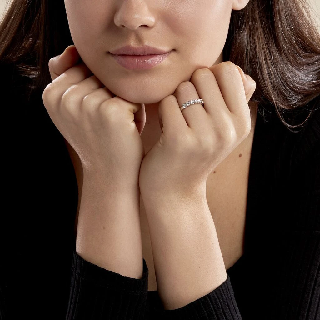 Demi-alliance Eloisa Or Blanc Diamants Synthétique 7 Demi-alliance Eloisa Or Blanc Diamants Synthétique – Image 5